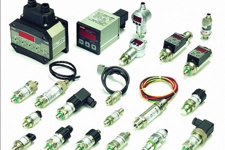 Электронные преобразователи давления и реле давления HYDAC для любых применений